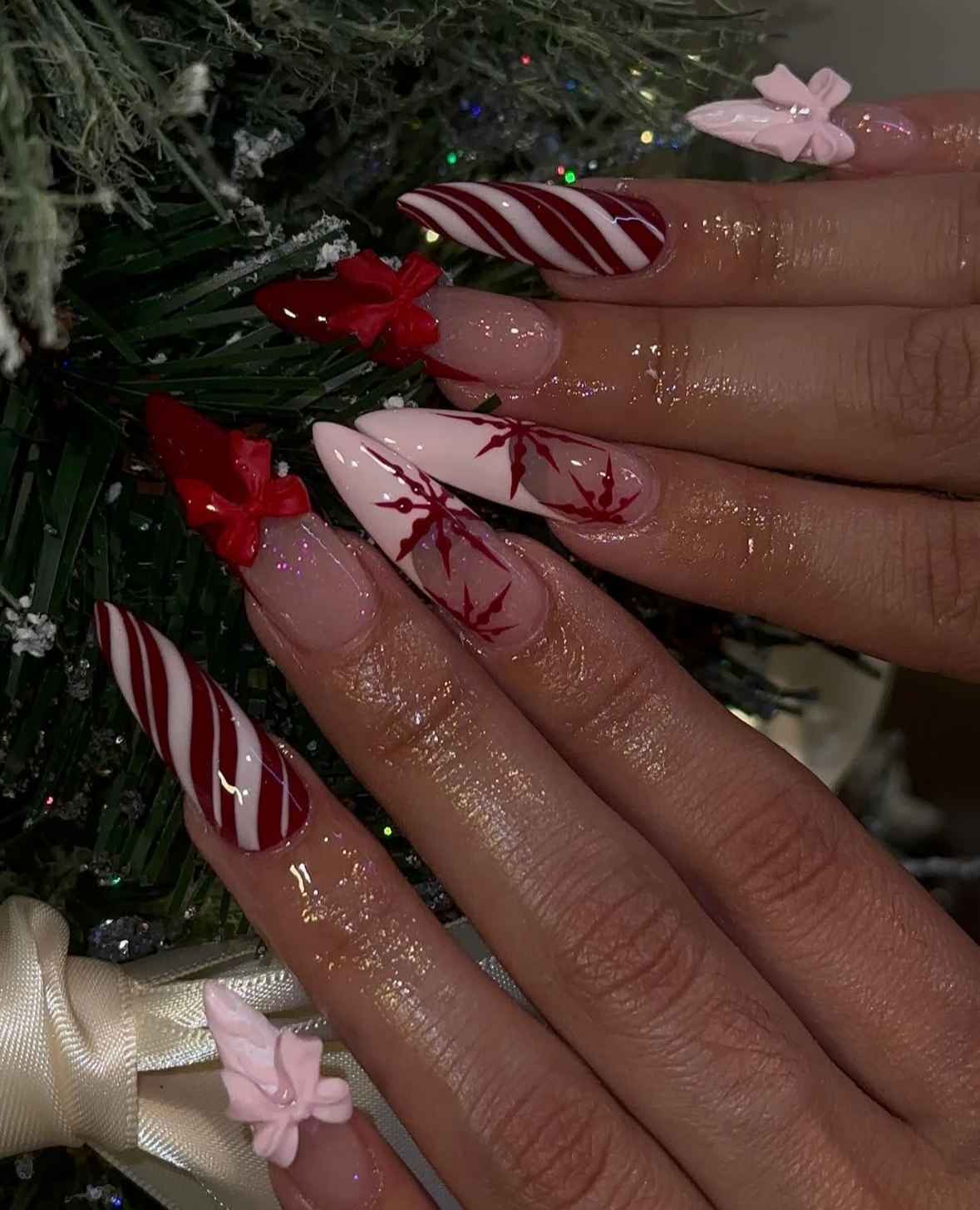 40+ Candy Cane Nails You'll Love This Christmas
