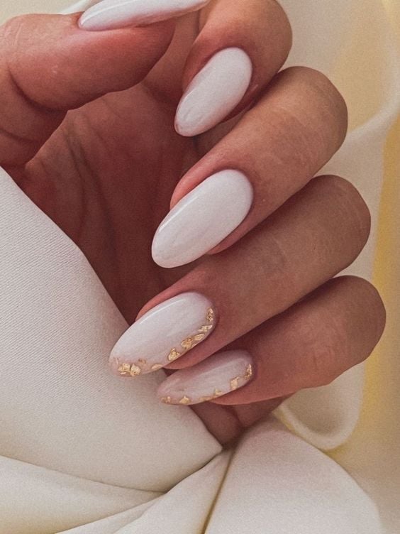 35+ Milky White Nails Design Ideas for an Elegant Look in 2026