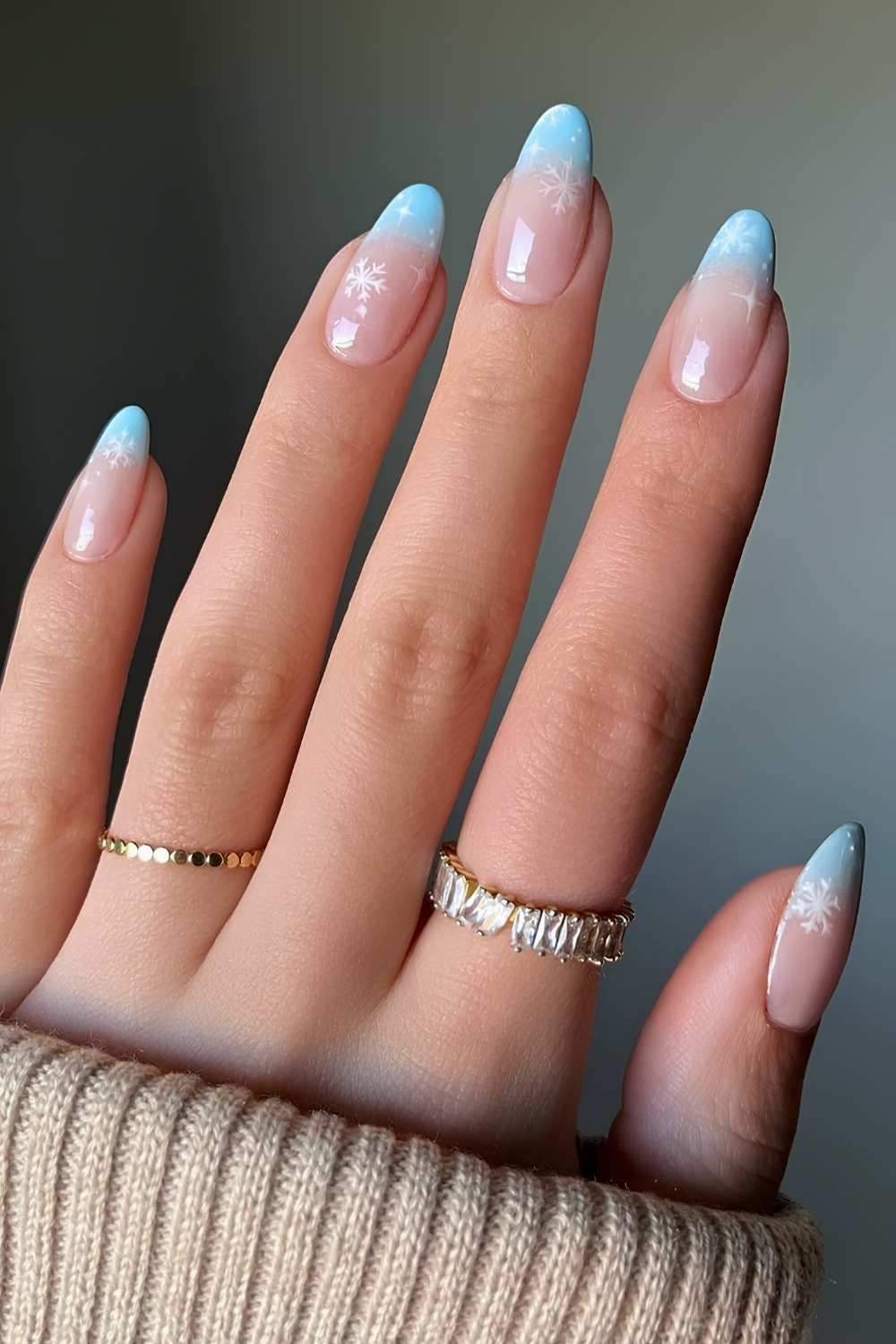 35+ Blue Christmas Nails You'll Love This Season