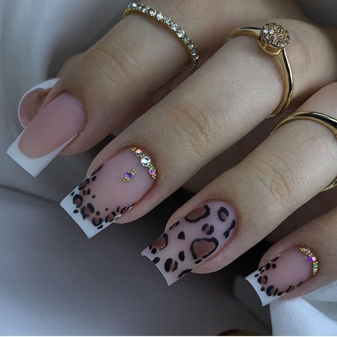 Baddie Square Nails (13)