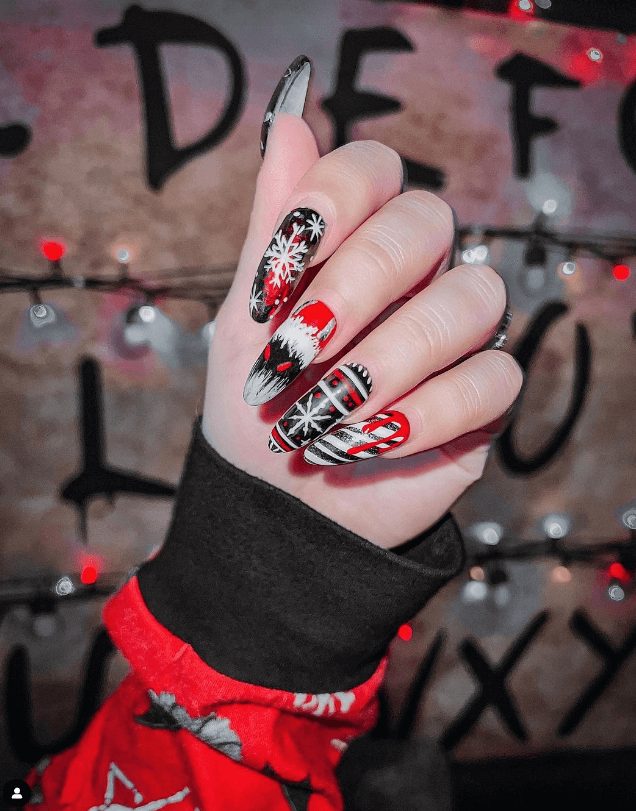 Black Red Snowflake Pattern Goth Nails