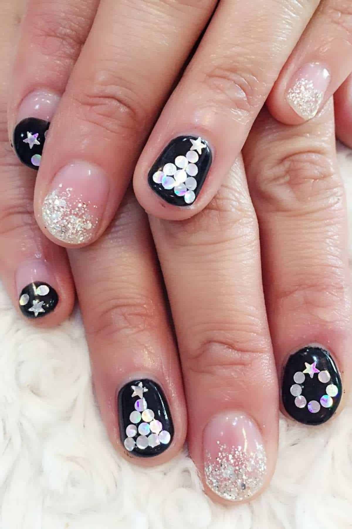 35+ Christmas Tree Nail Designs You'll Love
