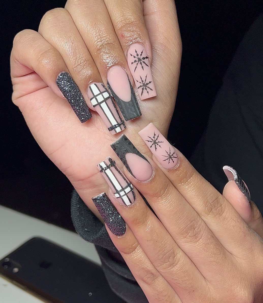 Black Snowflake Glitter Long Nails