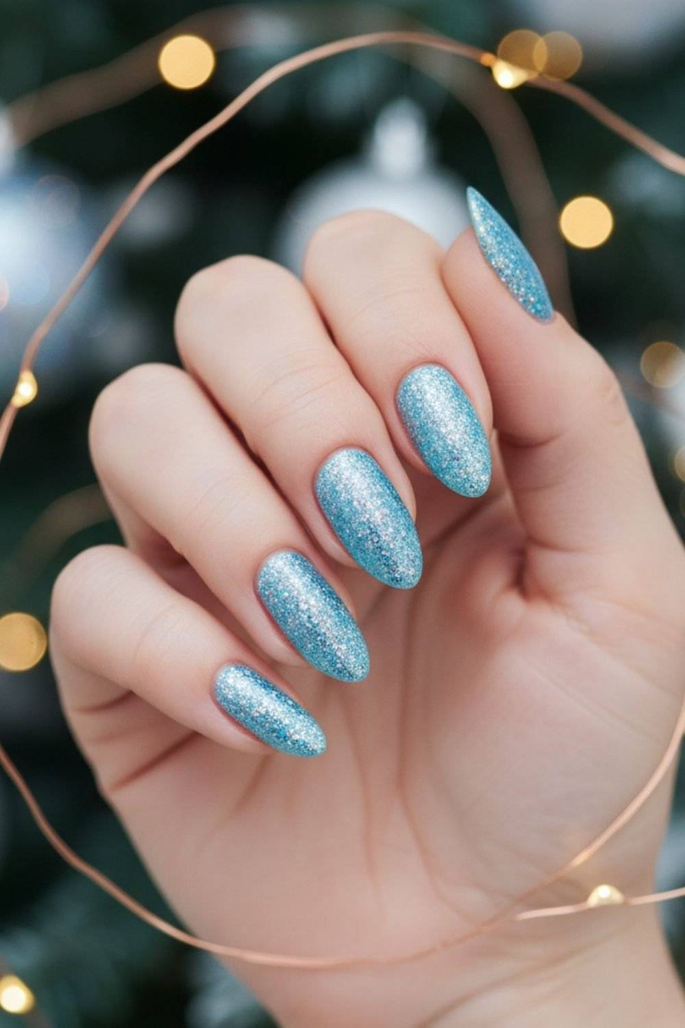 35+ Easy Christmas Nails You'll Love