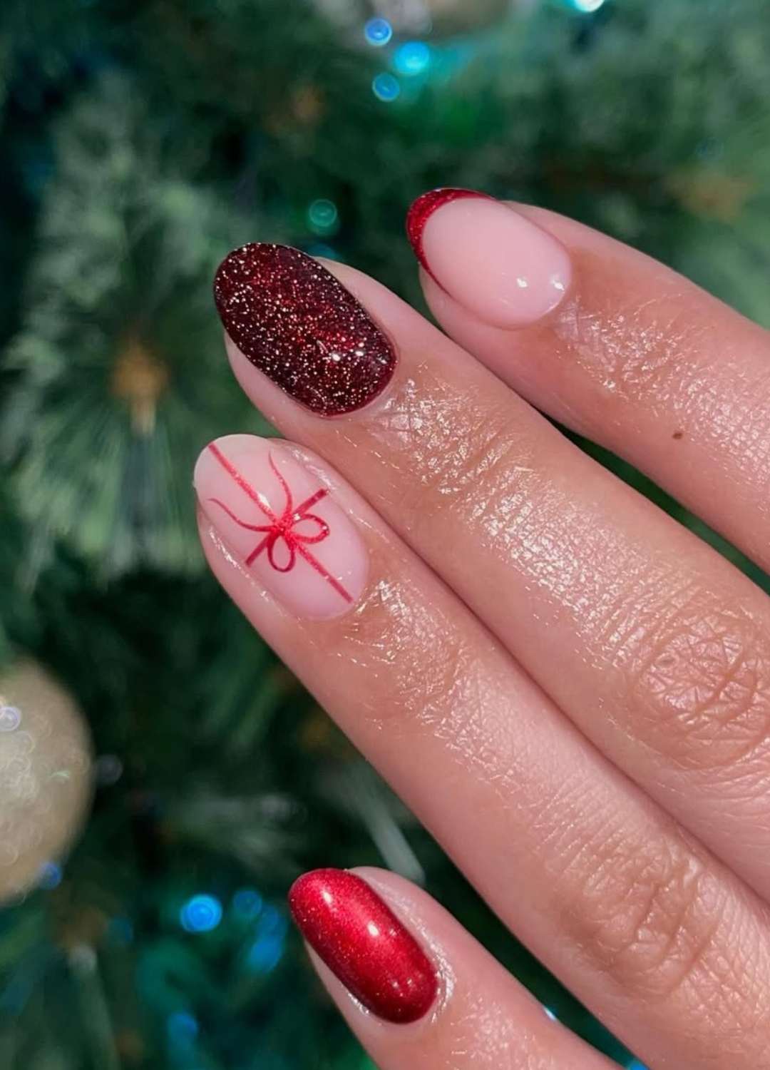 Bow Glitter Holiday Nails