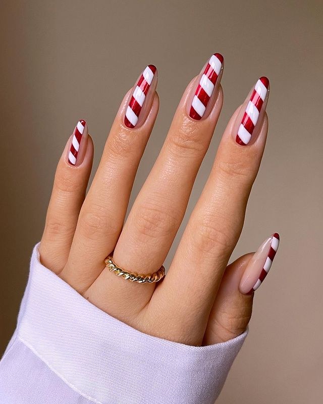 Candy Cane Stripe Almond Nails