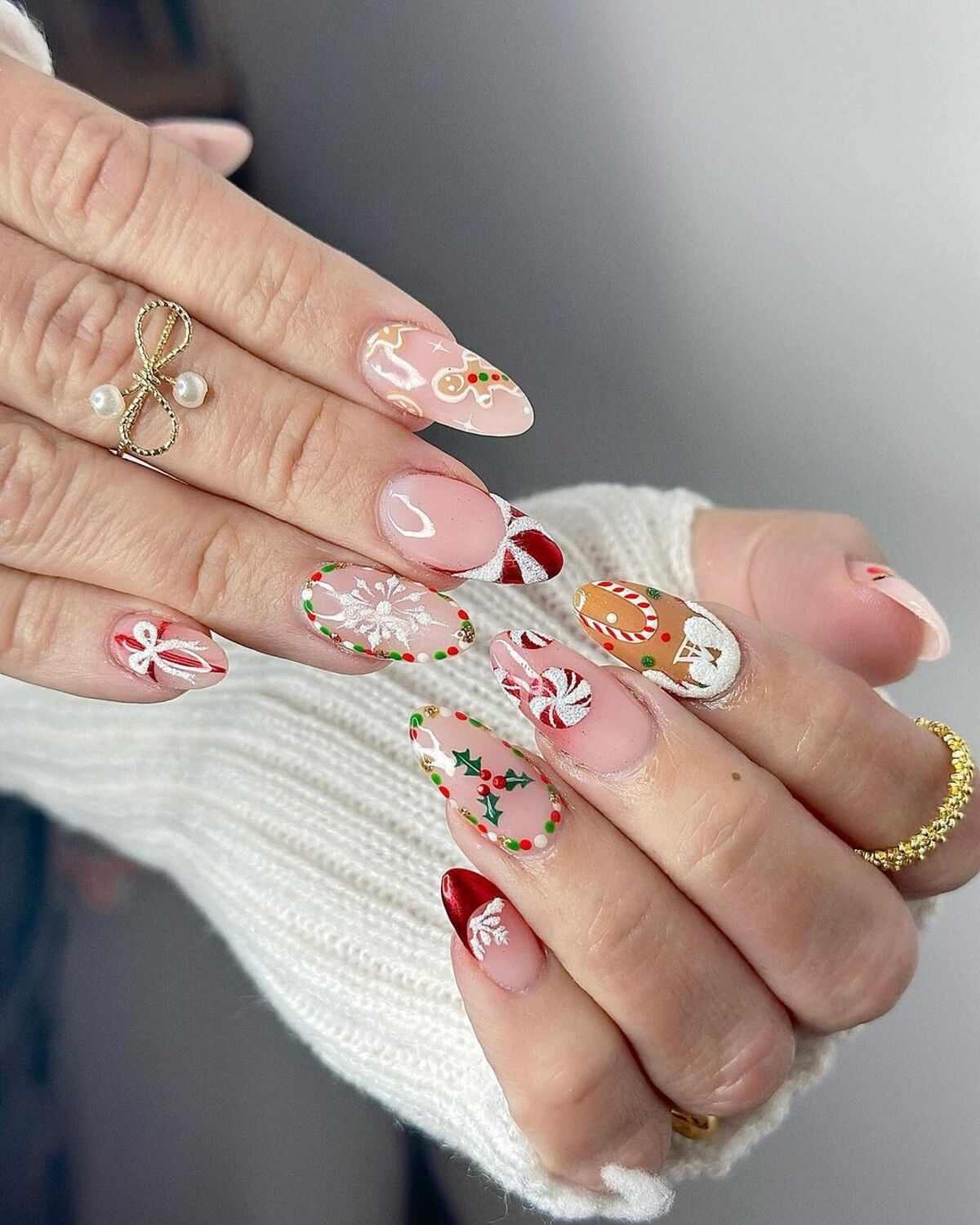 Christmas Mix Art Almond Nails