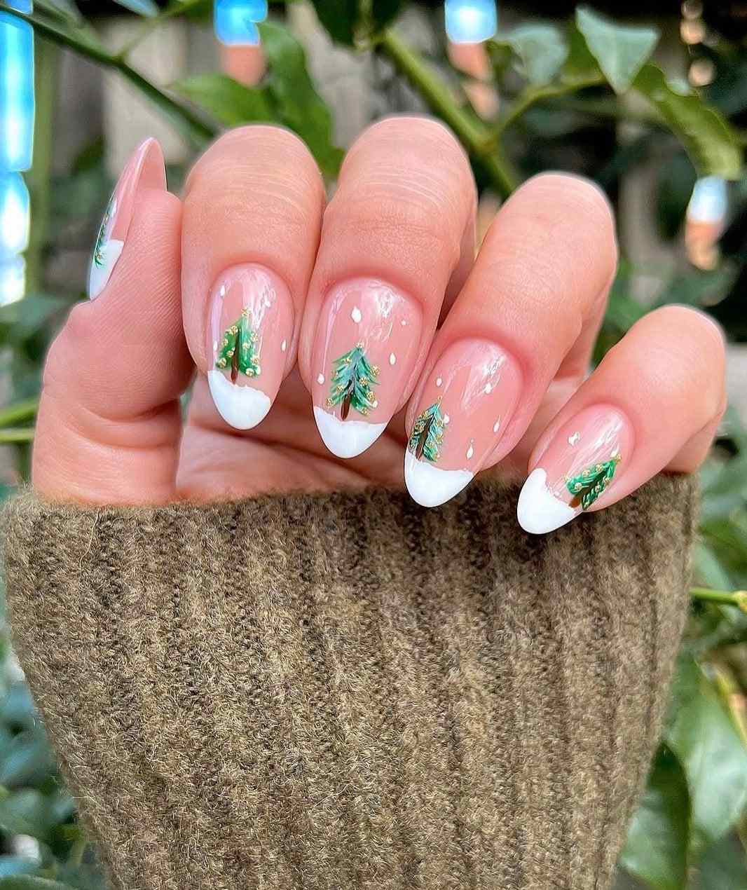 Christmas Tree Snow Nails