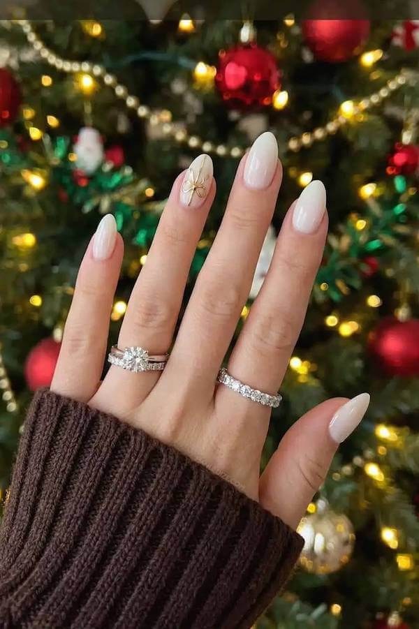35+ White Christmas Nail Designs You'll Love