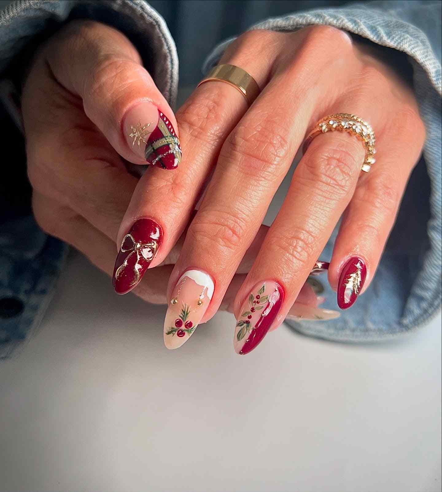 Crimson Gold Holiday Art Simple Nails