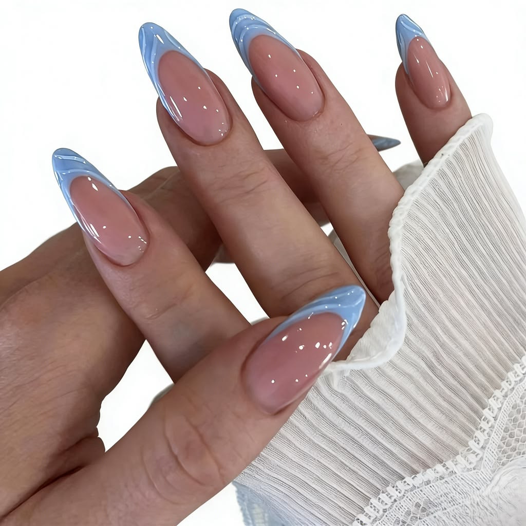 Cute French Tip Nails (3)