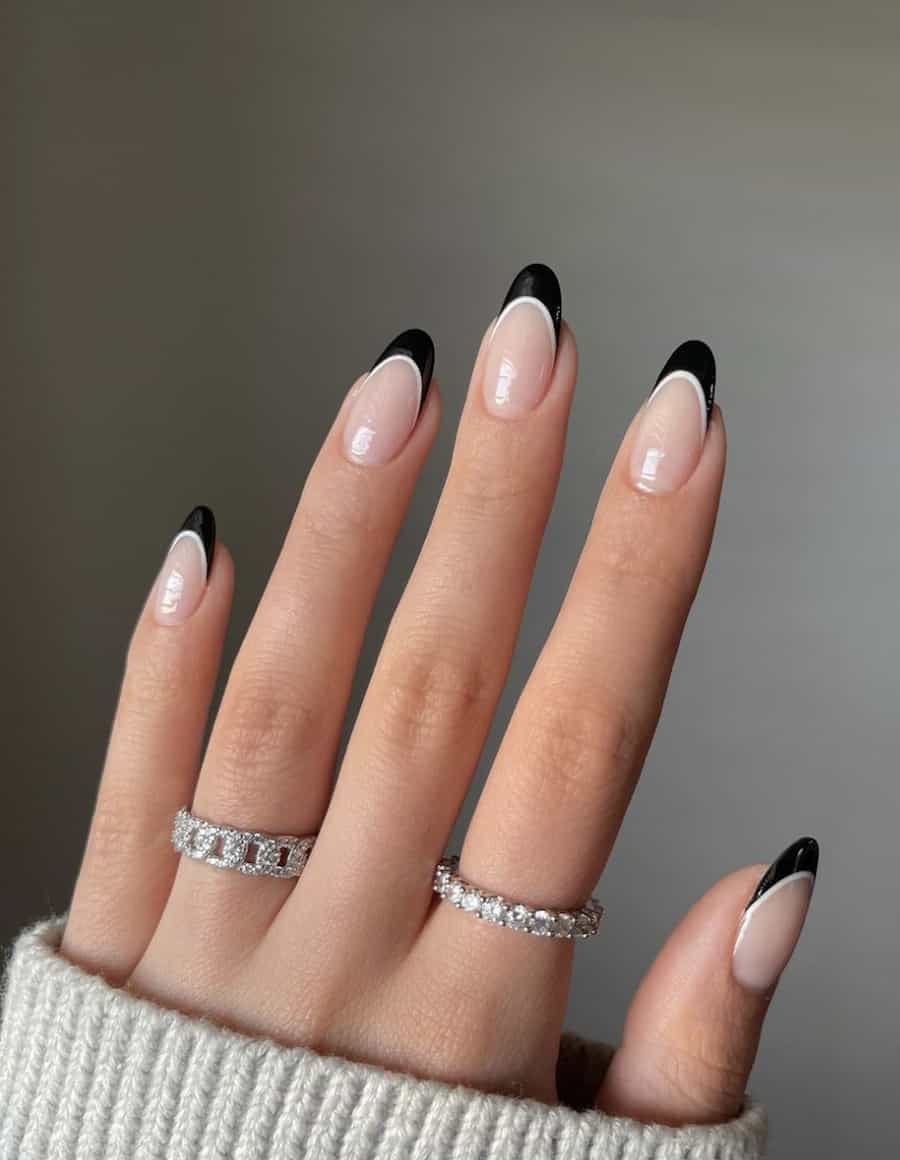 Cute French Tip Nails (4)
