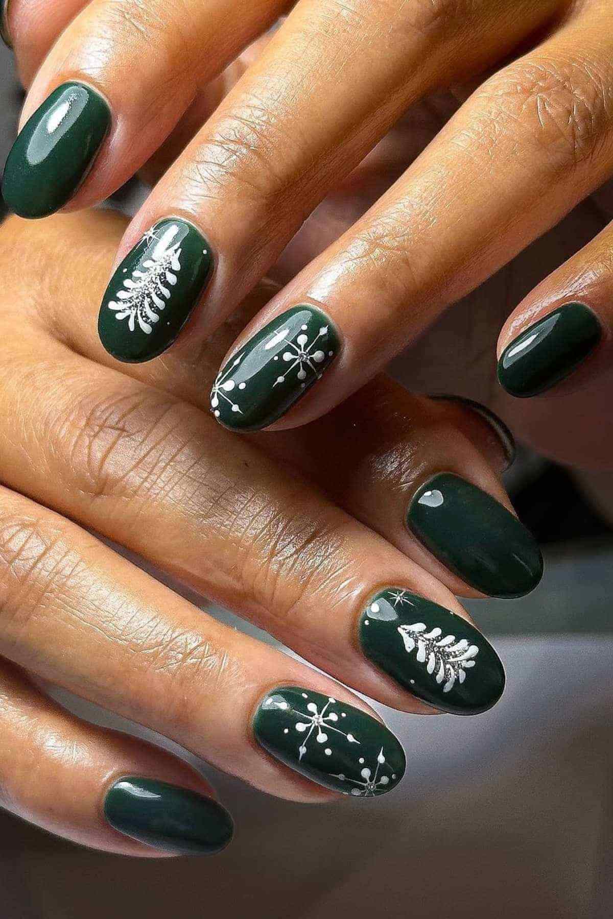 Deep Green White Tree Nails