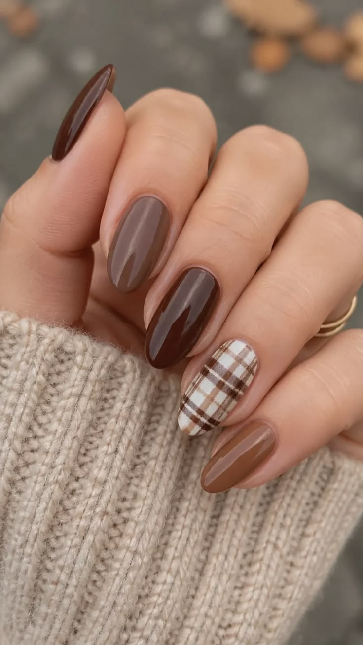Elegant Fall Plaid Nails