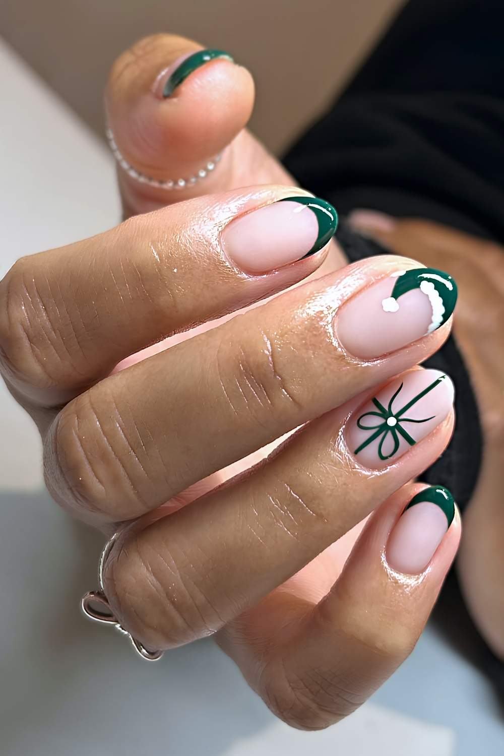 Emerald French Santa Bow Nails