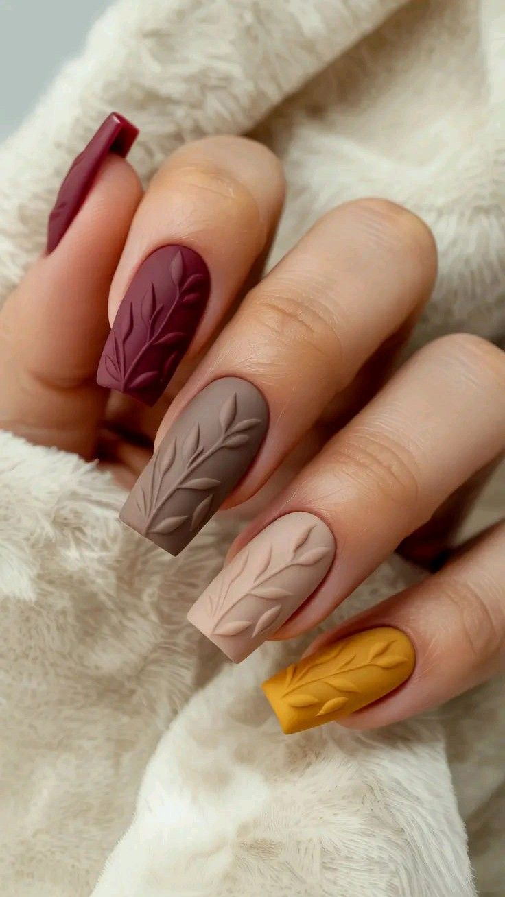 35+ Chic Fall Nails: Simple & Short Designs 🍁