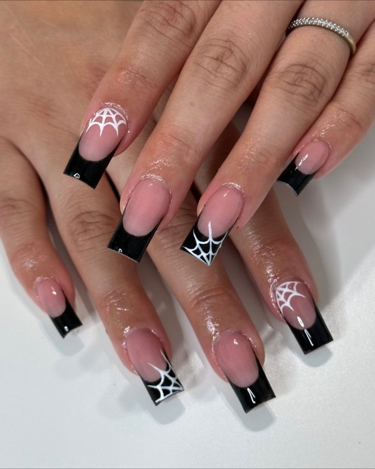 French Nails Black Square Spiderweb