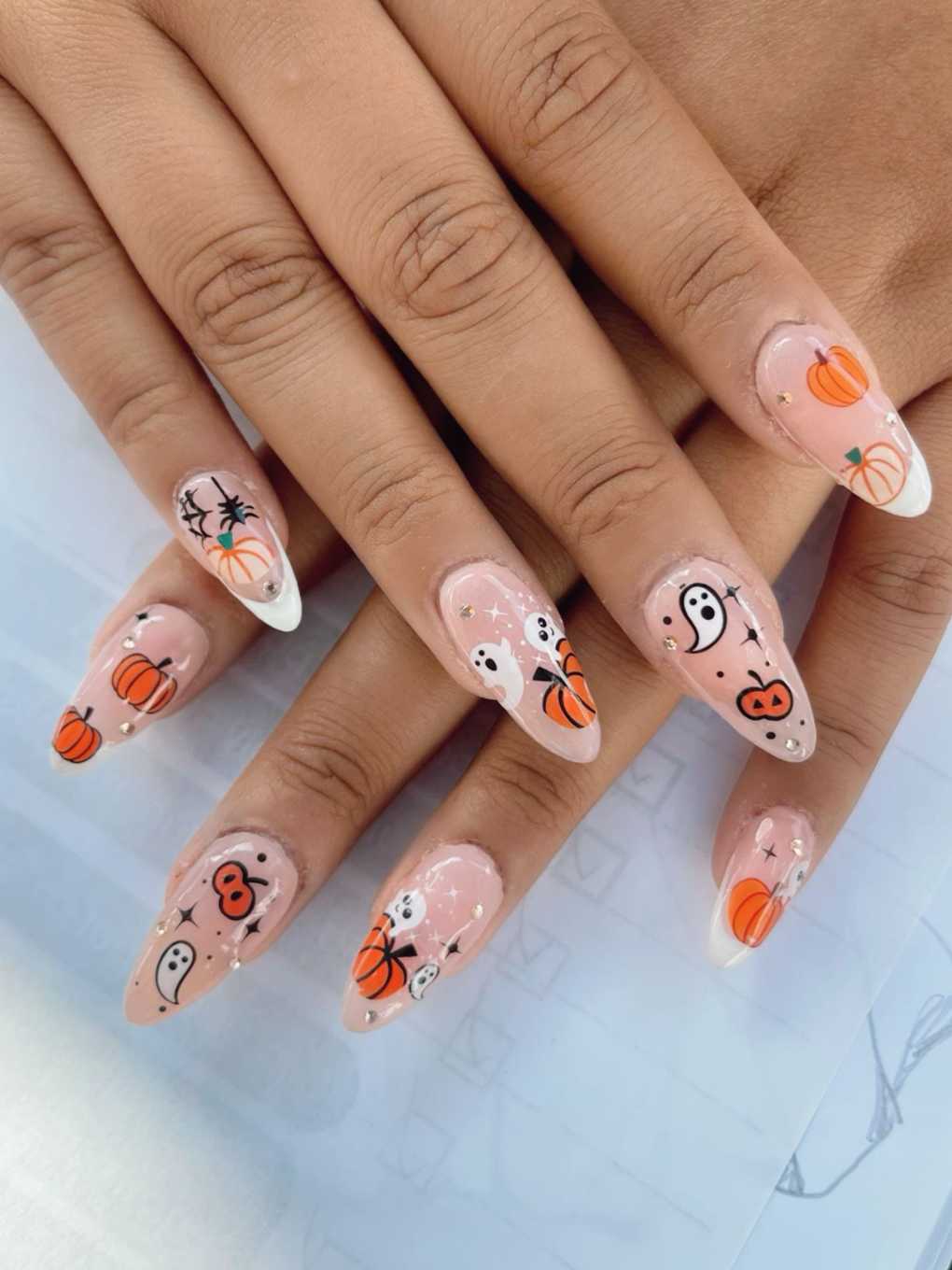 French Nails Spooky Almond White Tips