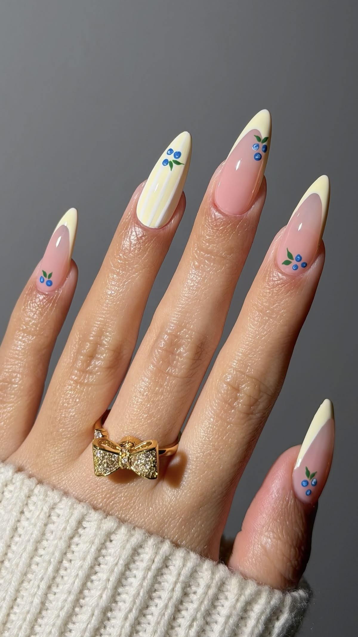 French Tip Nails (4)