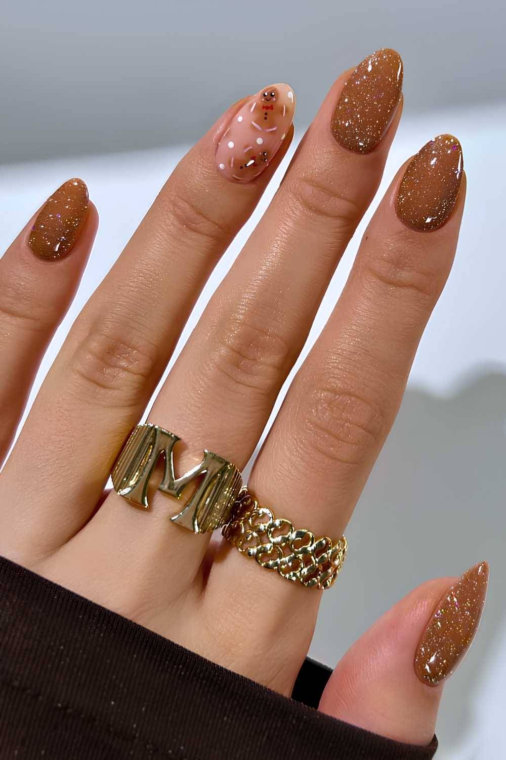 Glittery Brown Gingerbread Cookie Accent Nails