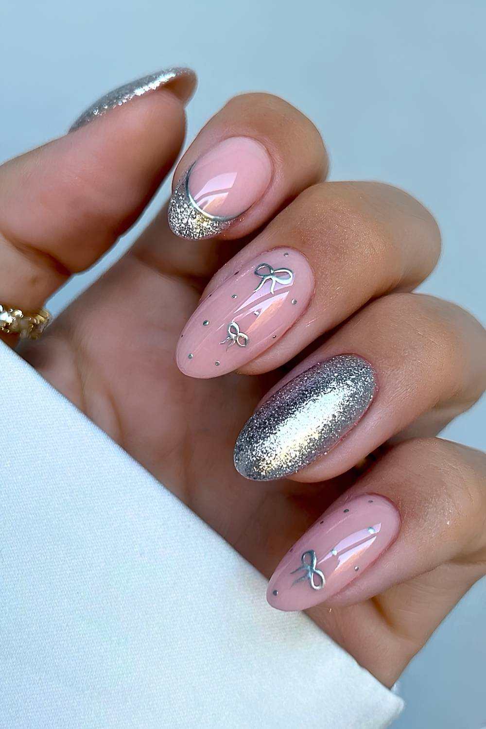 Gold Glitter Bow Nails