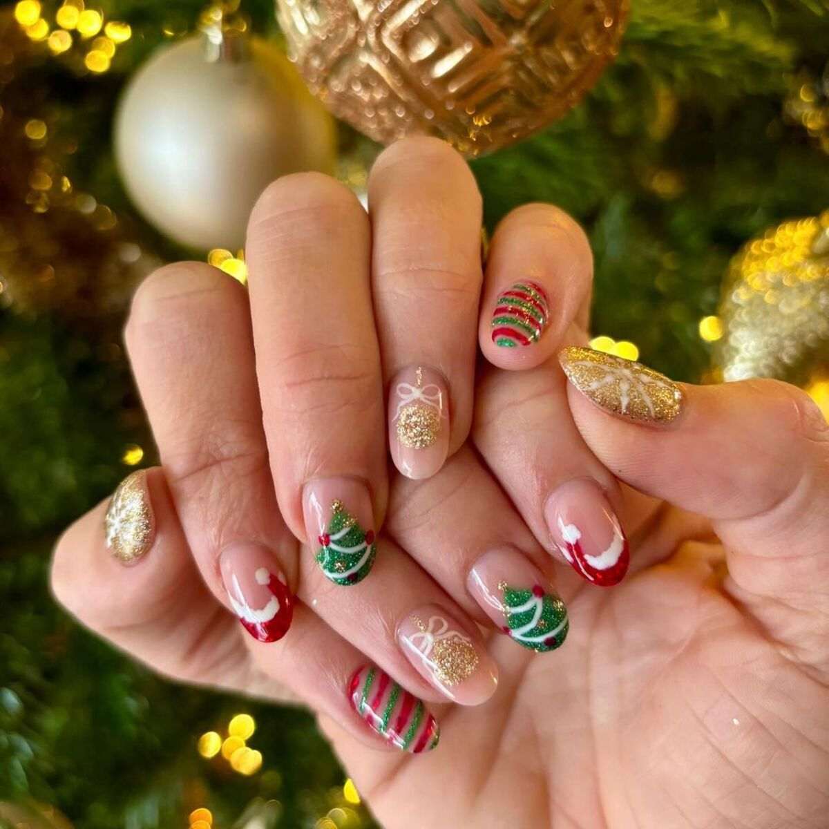 Golden Glam Ornament Nails