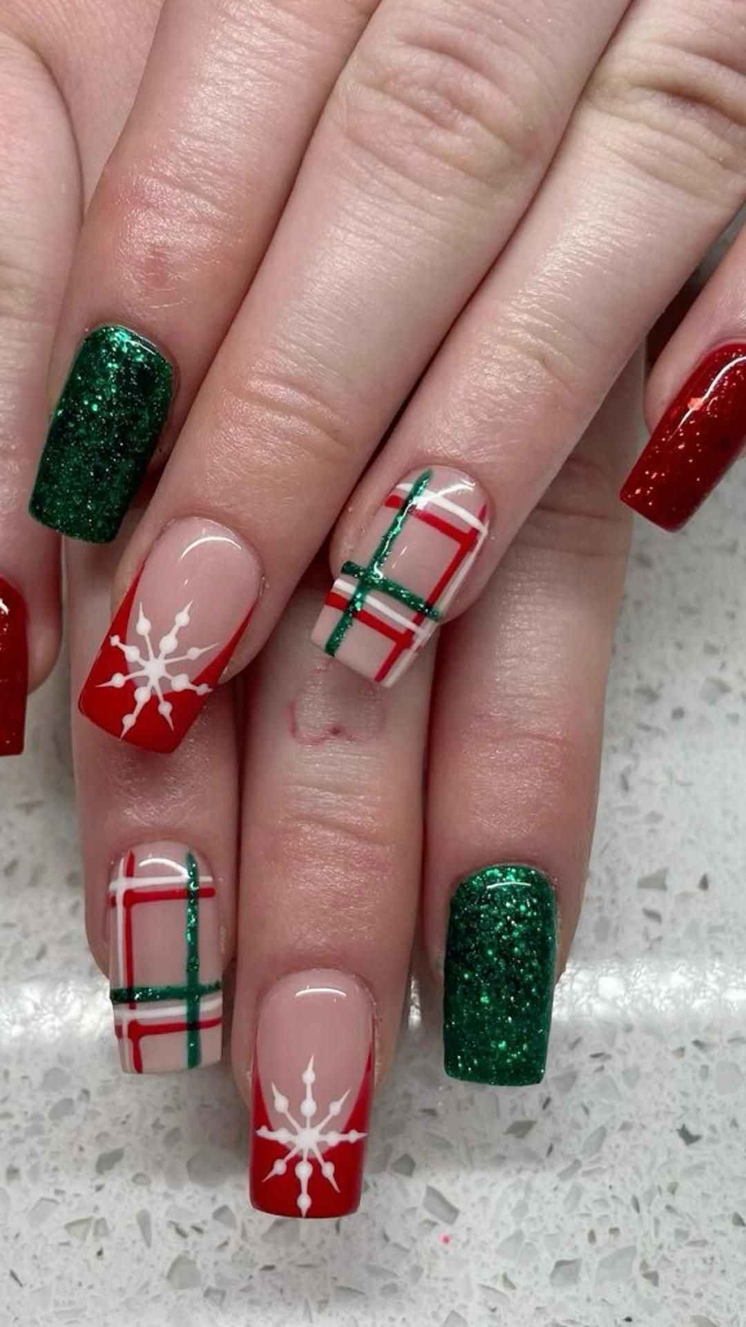 Green Glitter Red Snowflake Plaid Nails