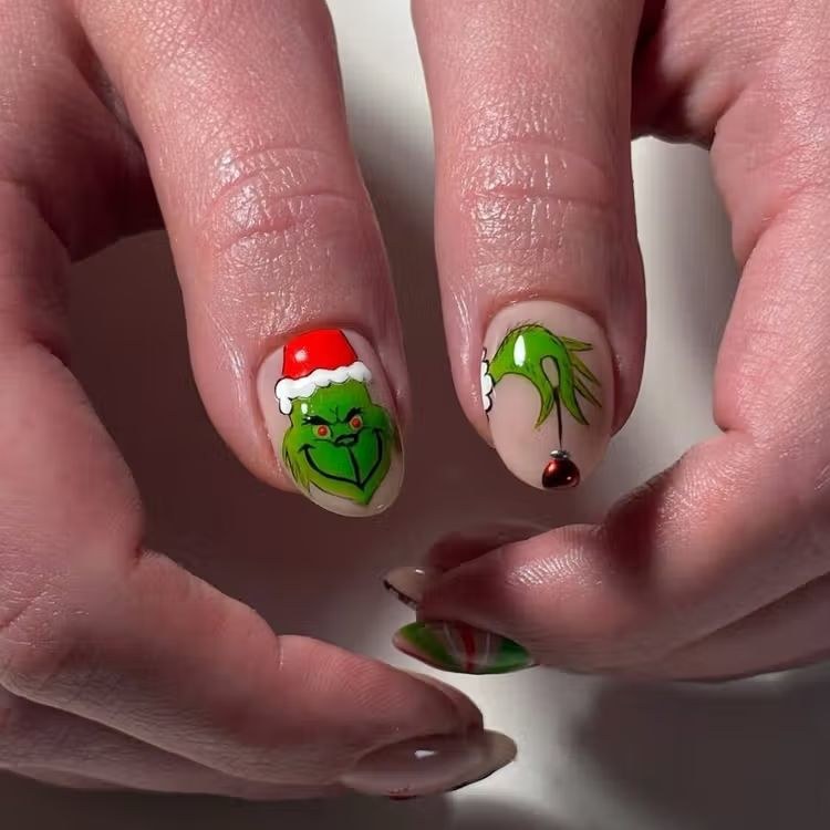 Grinch Face Hand Stripe Nails