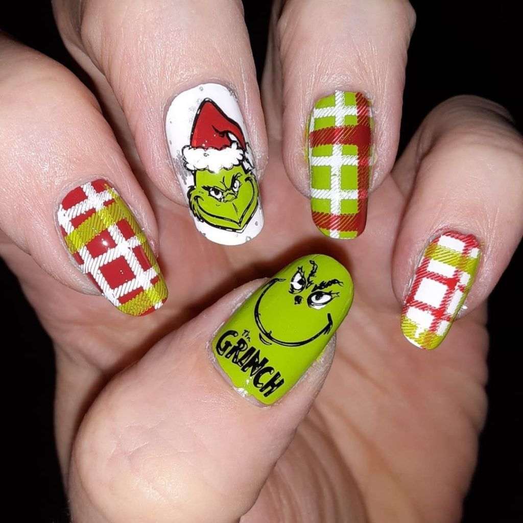 Grinch Face Plaid Short Nails