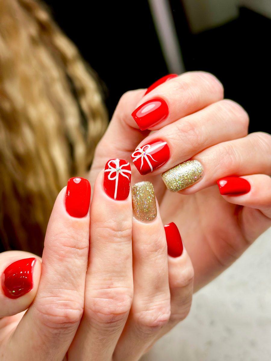 Holiday Gift Bow Simple Nails