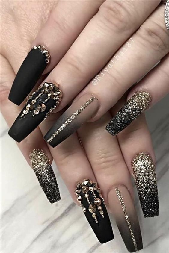 35+ Matte Christmas Nails You'll Love