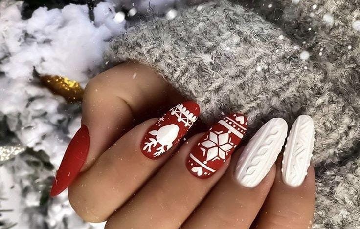 Matte Cozy Knit Red Nails