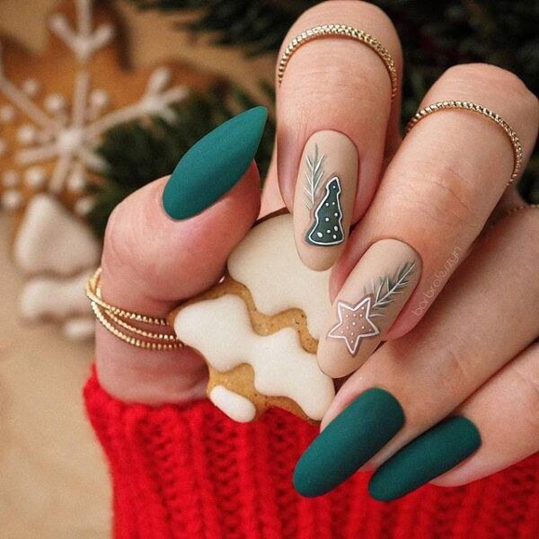 Matte Dark Green Detail Nails