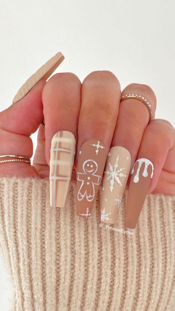 Matte Plaid Gold Gingerbread Nails