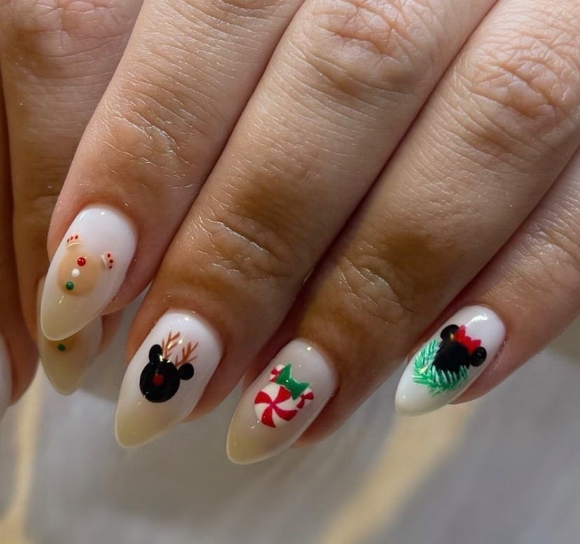 Mickey Reindeer Peppermint Minnie Wreath Disney Nails
