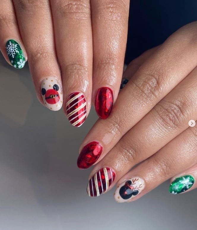Mickey Santa Belt Stripe Reindeer Disney Nails