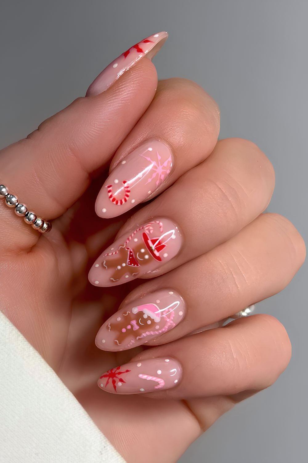 Milky Gingerbread Candy Cane Nails
