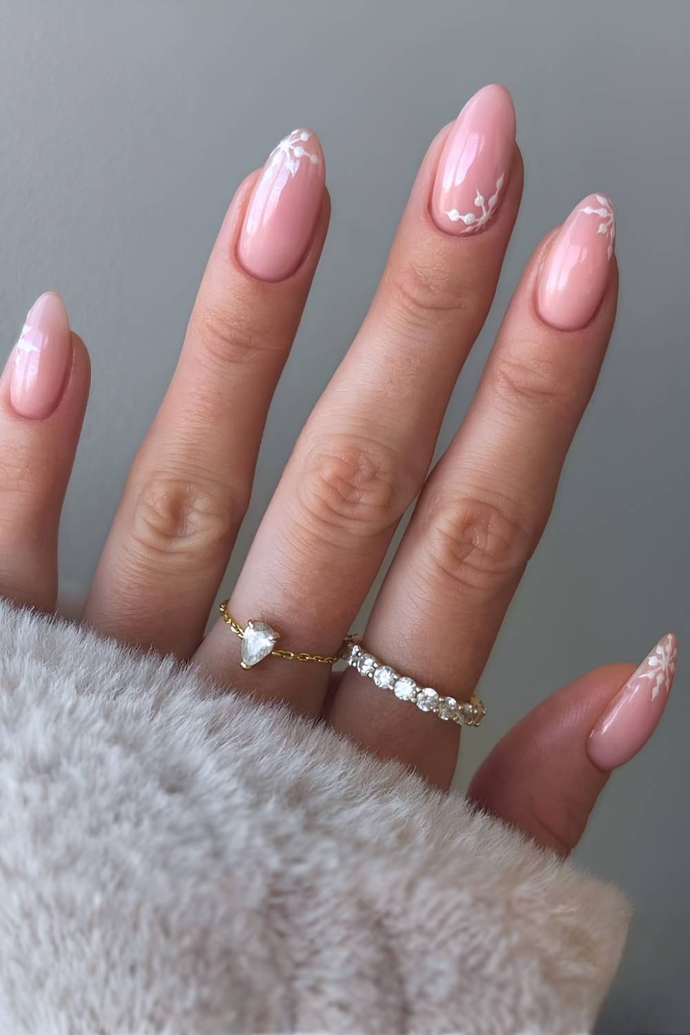 Milky Snowflake Tip Easy Nails
