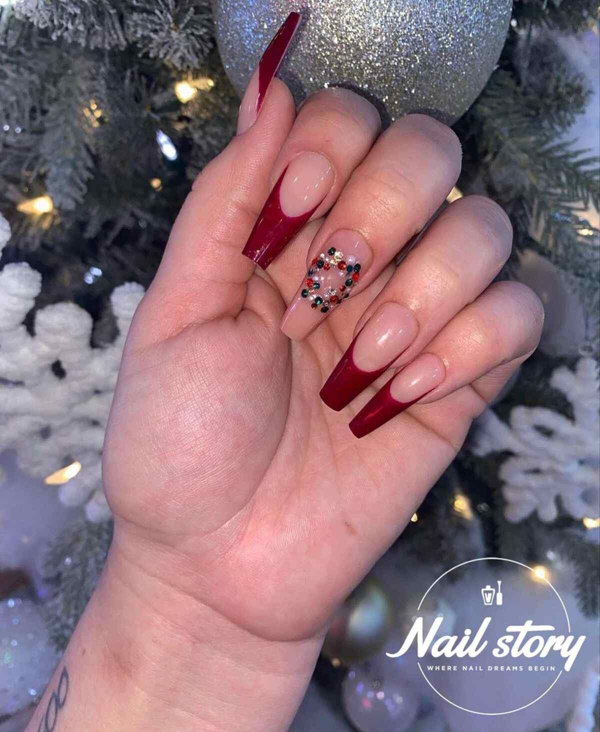 Nude Red French Wreath Coffin Nails
