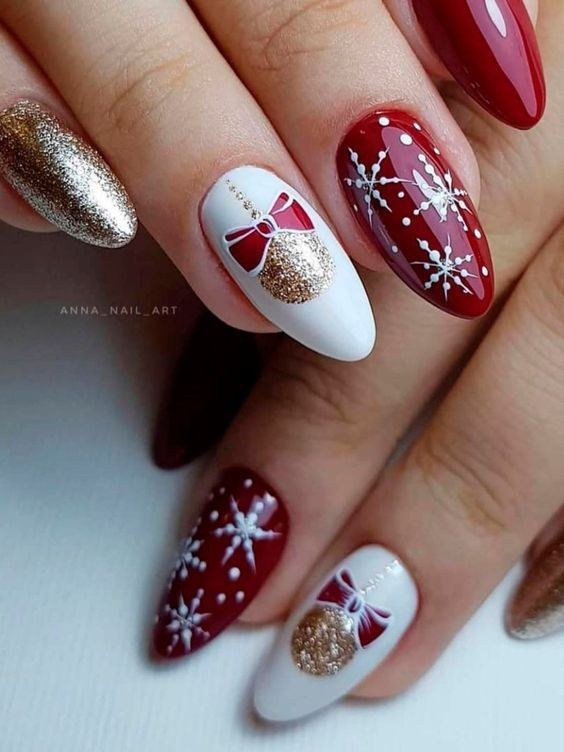 Ornament Nail Art Red Nails
