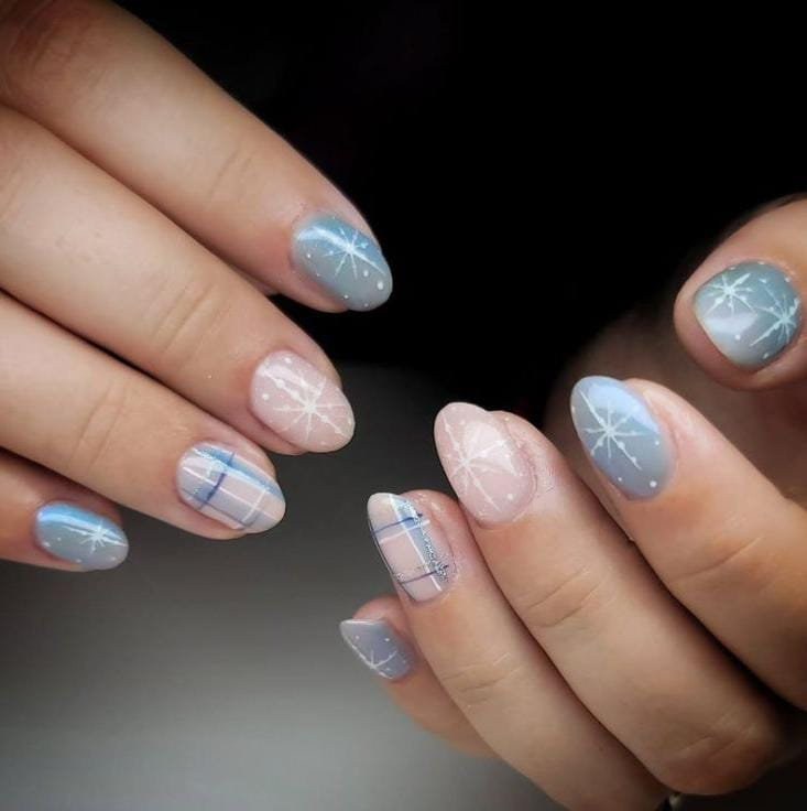 Pastel Plaid Snowflake Short Nails