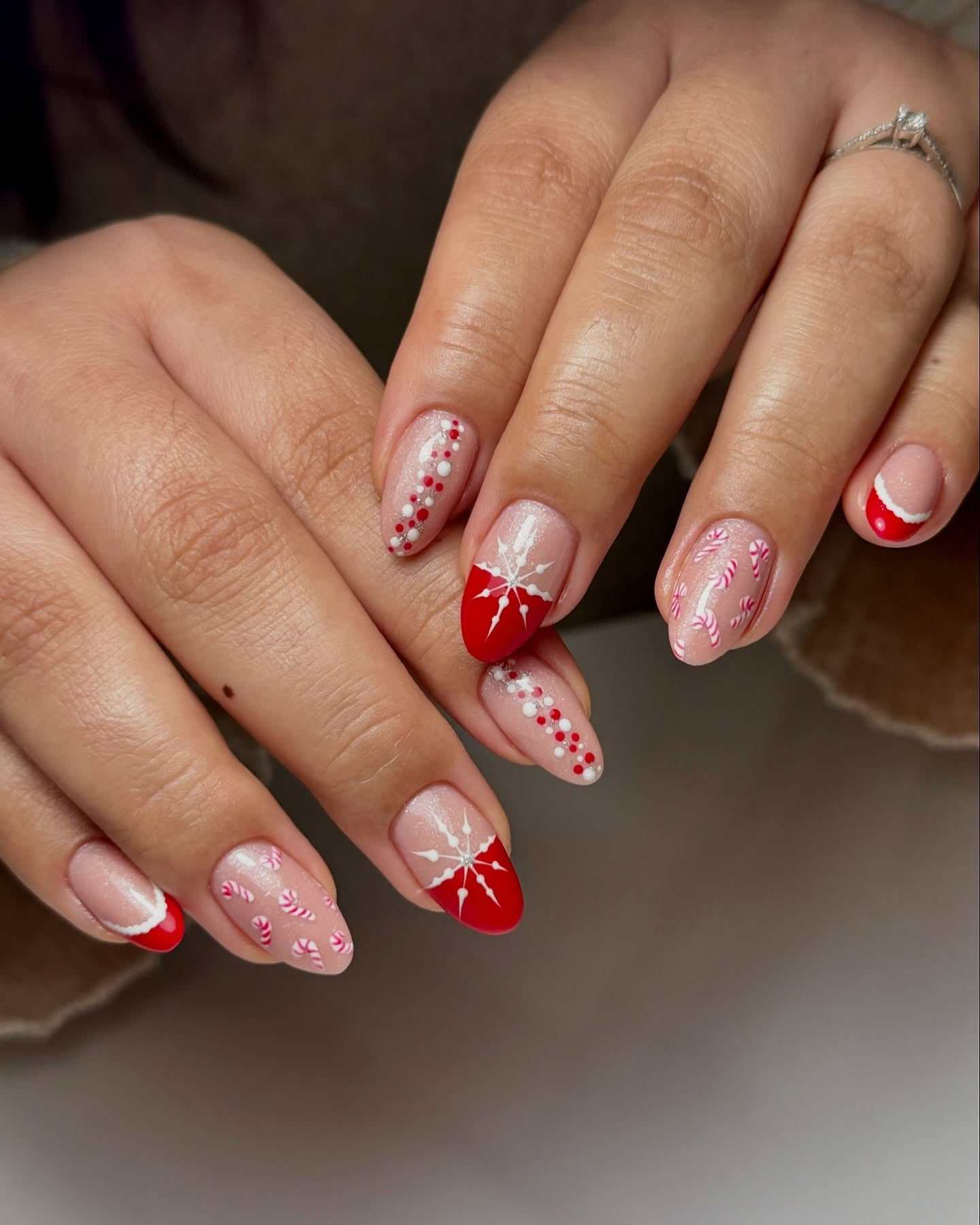 Peppermint Candy Spark Simple Nails