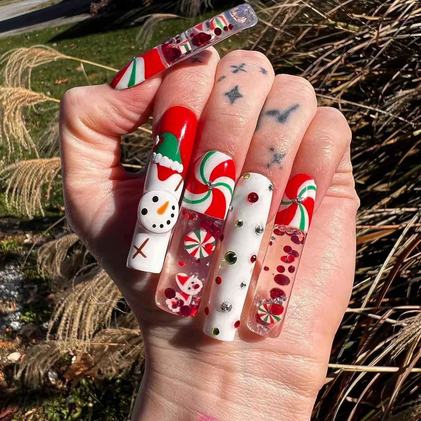Peppermint Swirl Snowman Square Nails