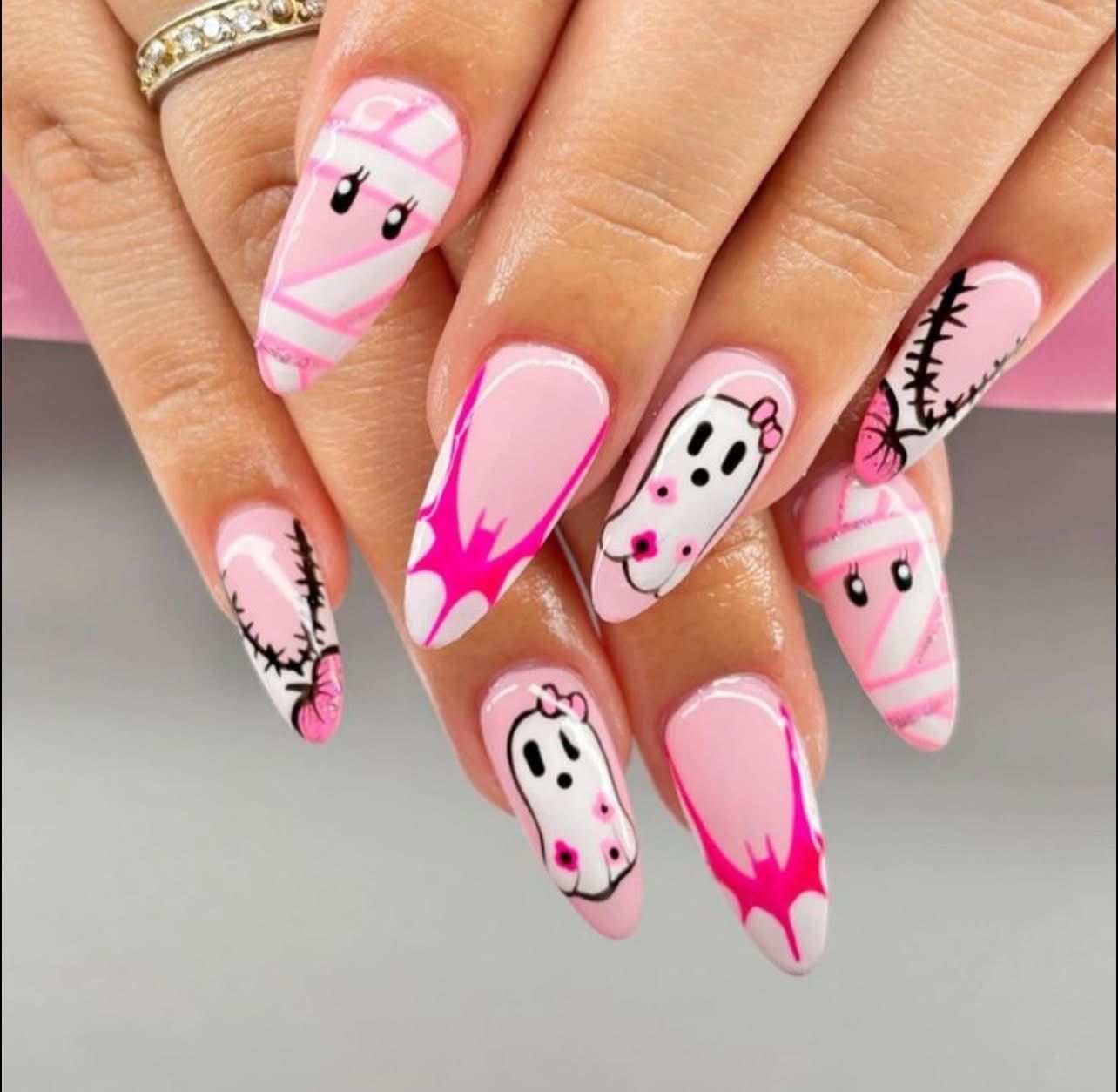 35+ Pink Halloween Nails Ideas for a Cute &amp; Spooky Look