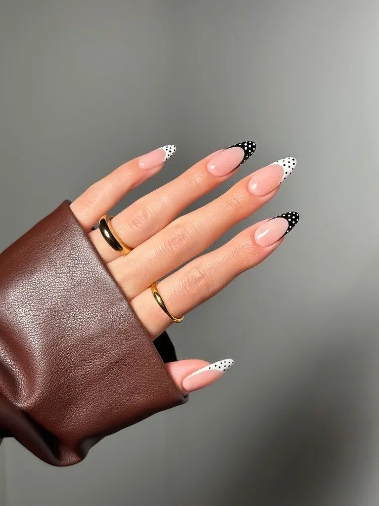 Polka Dot French Tip Nails (3)