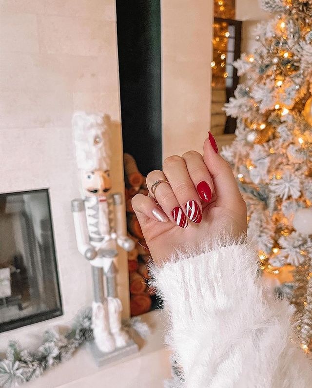 Red Candy Cane Round Nails