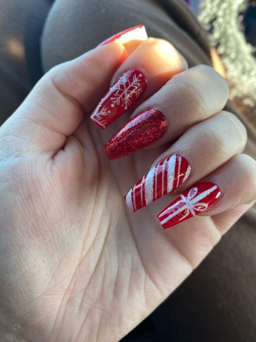 Red Glitter Snowflake Candy Nails