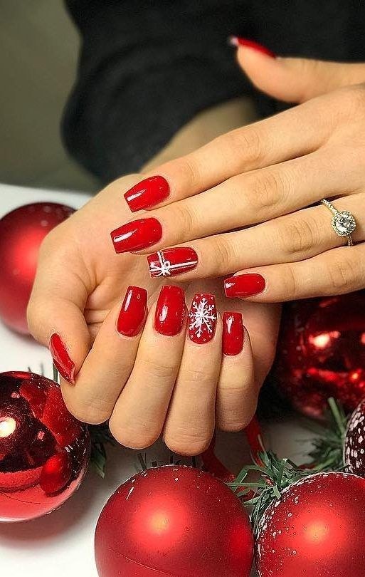Red Glossy Snowflake Coffin Nails