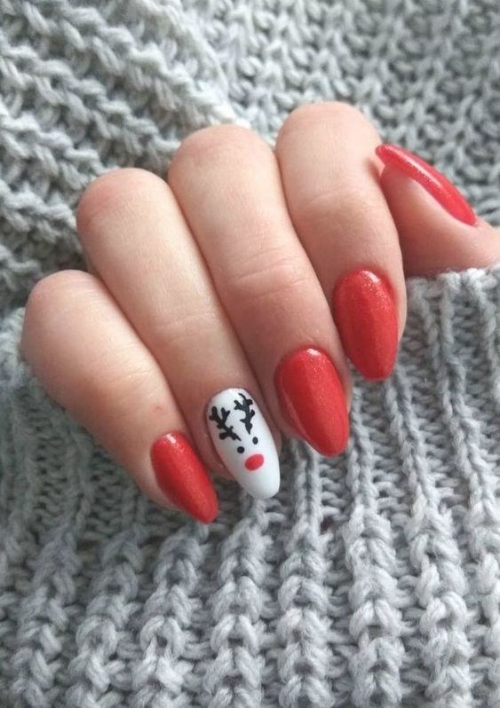 Red Reindeer Accent Nails