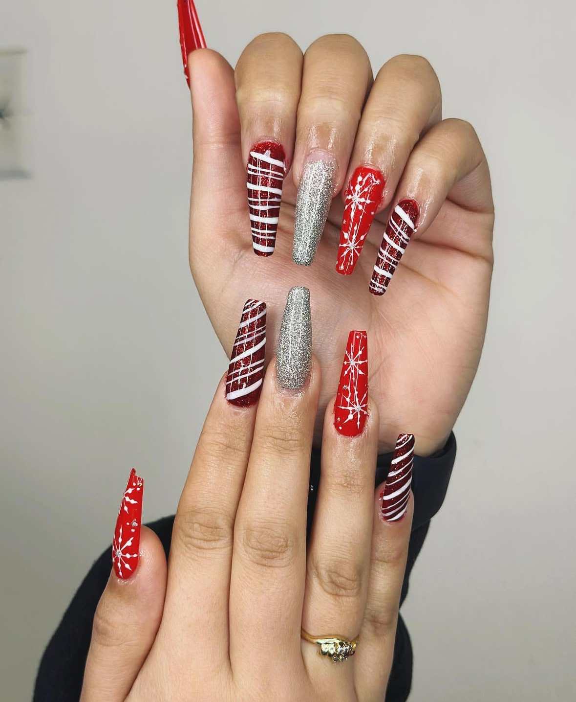 Red Silver Spark Stripe Nails